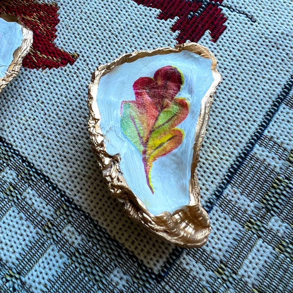 Painted Decorative Oyster
